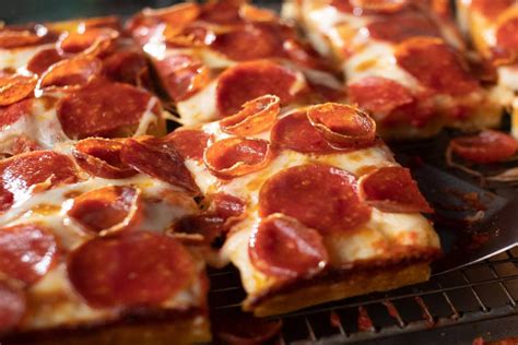 Question about pepperoni on Ottawa pizza : r/ottawa