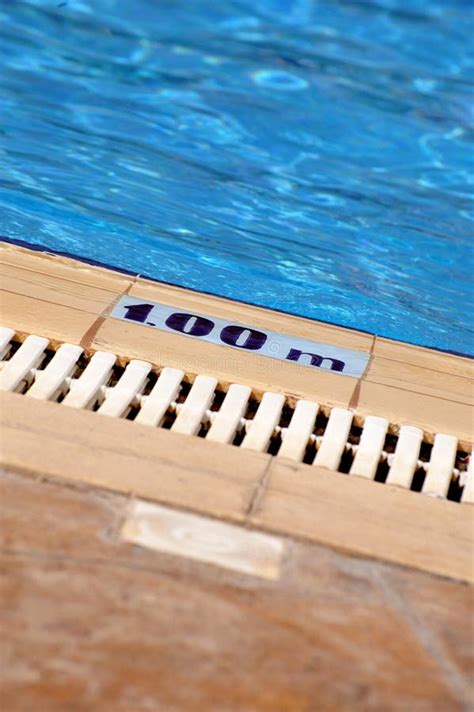 Swimming pool depth sign stock image. Image of alert, measurement - 6554833