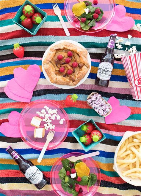 Picnic cubierta de colores | ¡Oh dia feliz! | Picnic cubierto, Ideas creativas para fiestas y ...