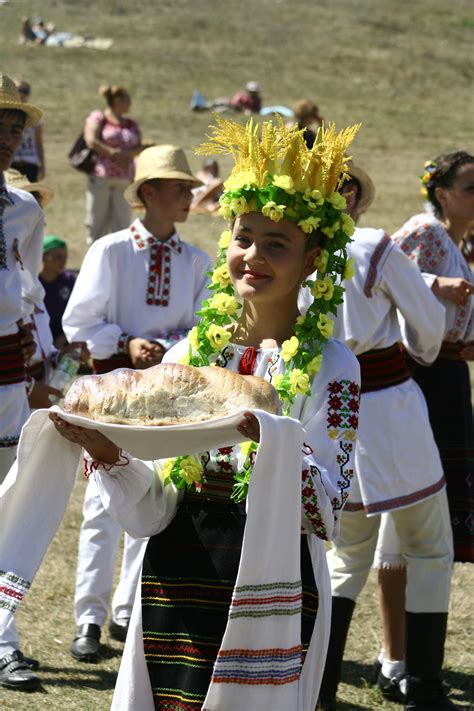 Moldova, Traditional costume, Bread and Salt | Moldova, Moldovan ...