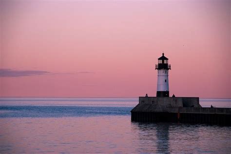 Duluth North Pier Light