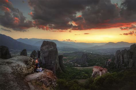 METEORA.com - Majestic Sunset on Meteora Rocks Tour