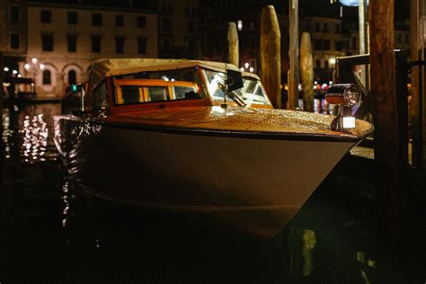 Boat Venice night · Free Stock Photo