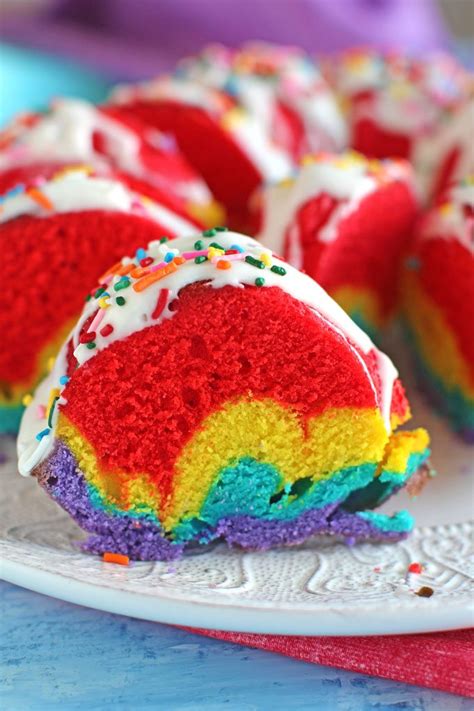Rainbow Bundt Cake [video] - Sweet and Savory Meals