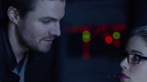 arrow - Oliver & Felicity Photo (33523856) - Fanpop