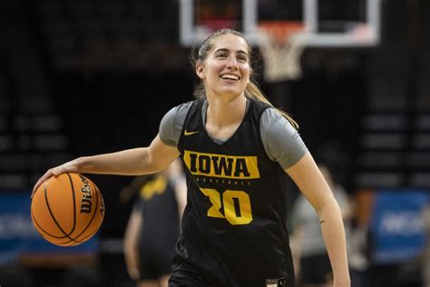 Iowa women's basketball guards Kate Martin, Gabbie Marshall returning for 2023-24 season - The ...