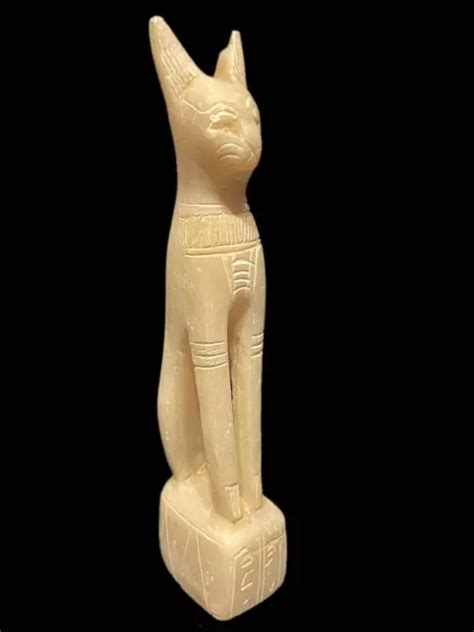 LARGE ANCIENT EGYPTIAN CAT STATUE DEPICTING THE GOD BASTET - 664 ...