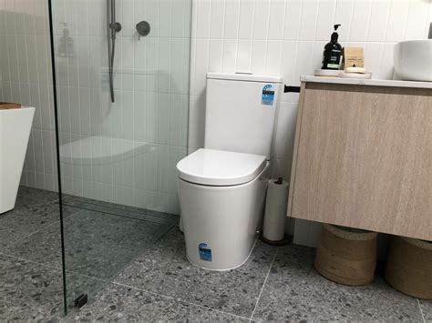 Jessy Rimless C/C Toilet With Soft Close UF Seat Fully Back To Wal ...