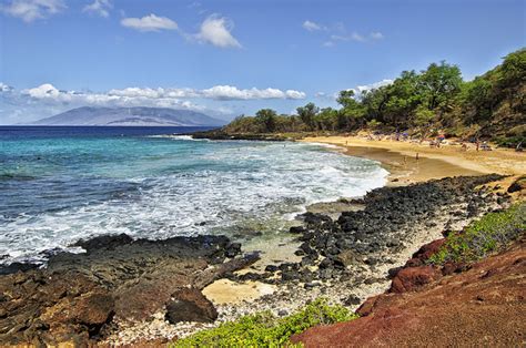 Going Au Naturelle at Maui's Little Beach | Only In Hawaii