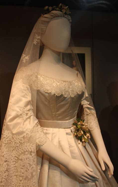 File:WLA vanda Wedding Dress worn Eliza Penelope Clay Joseph Bright 1865.jpg - Wikimedia Commons