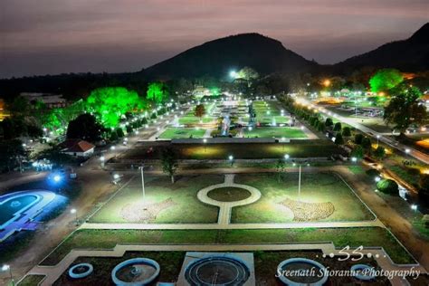 Friends @ Palakkad: A night view of Malampuzha Dam Garden