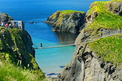 Giant S Causeway Rope Bridge Ireland | Bruin Blog