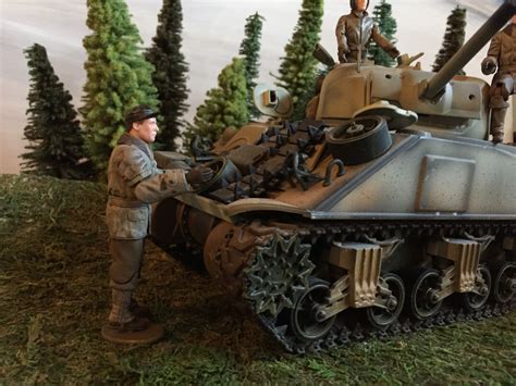 G.I. Jigsaw: 1:18 Sherman Tanks Diorama