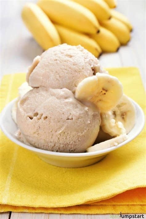 Frozen banana ice cream with just one ingredient - creamy & clean