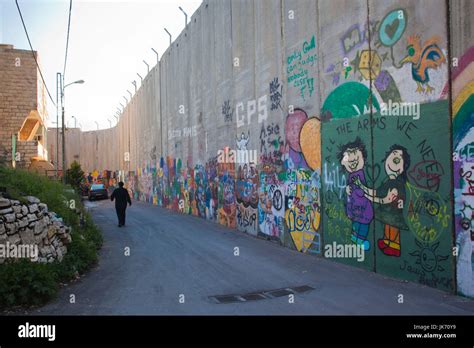 West bank wall hi-res stock photography and images - Alamy