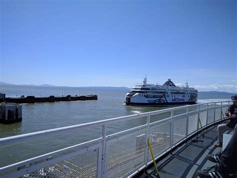 Tsawwassen Ferry Passenger Pick Up Terminal Parking Lot - 1 Ferry ...