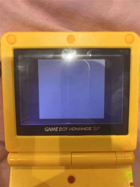 Pokémon Red glitches on Gameboy SP Advance. : r/Gameboy