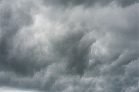 Free Image of Stormy sky with ominous grey clouds | Freebie.Photography