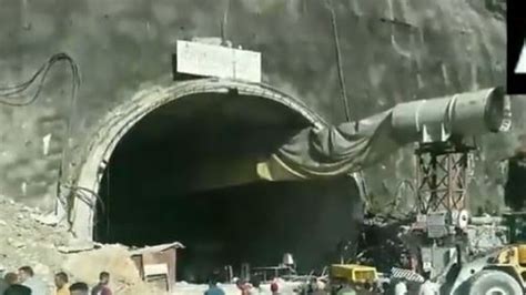 Tunnel Collapse in India Traps 40 Workers: Rescue Operation Underway