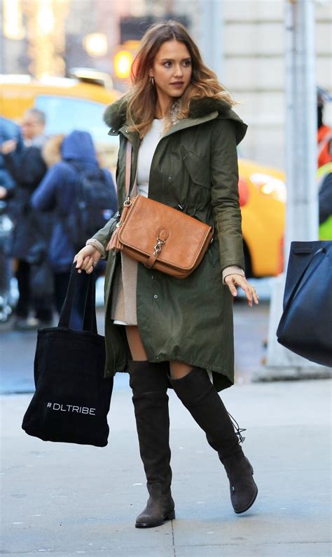 Jessica Alba Winter Style - Shopping in NYC 1/27/2016 • CelebMafia