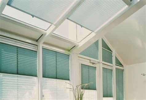 Pleated blinds for triangular windows – type 13 | Domus Lumina