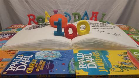 Roald Dahl Day Book Cake – Roald Dahl Fans