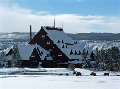 Old Faithful Inn – Yellowstone Reservations-