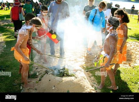 Australia day Aboriginal smoking Ceremony at the Sydney Botanic Gardens Stock Photo - Alamy