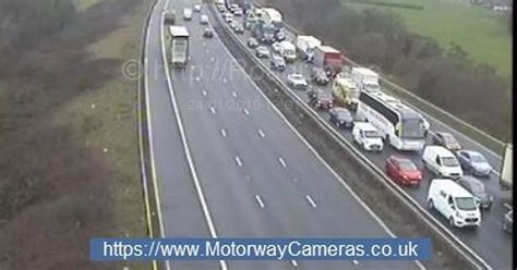 Traffic moving on M1 after crash: Live updates - Nottinghamshire Live