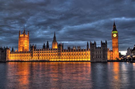 Houses of Parliament Facts, History & Picture