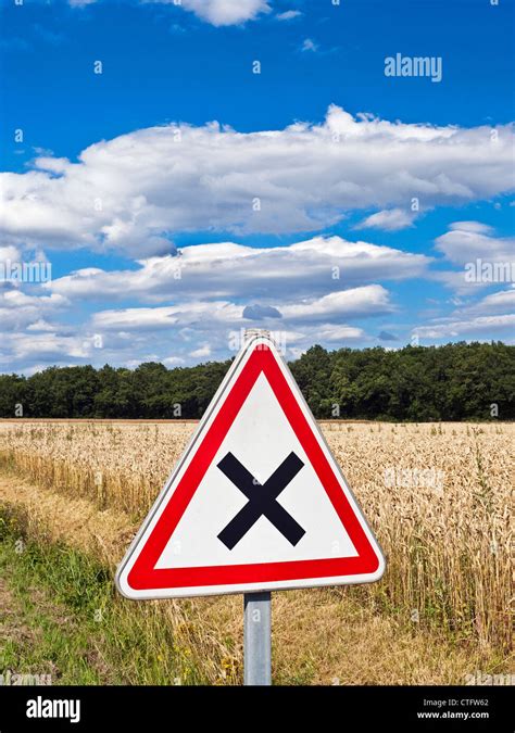 Crossroads sign hi-res stock photography and images - Alamy