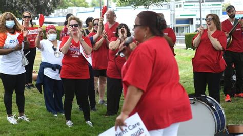 Syosset Hospital nurses protest, saying patient care compromised by ...