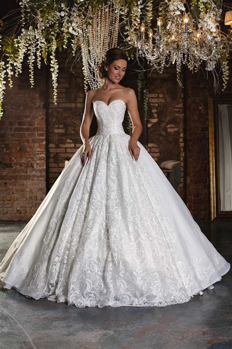 Top 10 Wedding Dress Styles Every Bride Will Like