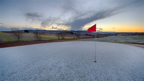 How to play golf in the cold: 8 tips for conquering winter golf