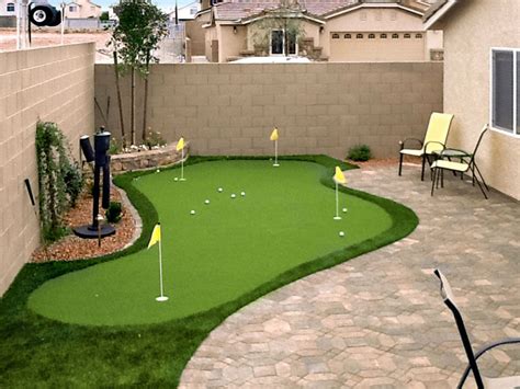 Backyard Putting Greens - The Backyard Gallery