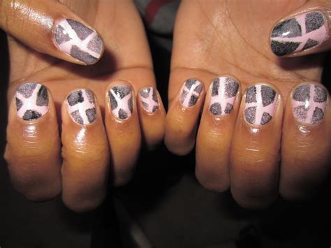 I.K.I.N.T.O.O.: Nail Art | Nicki Minaj Realness