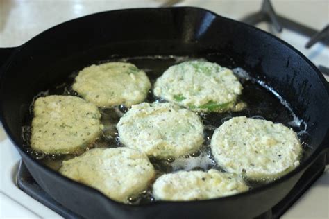 Confections from the Cody Kitchen: Cornmeal Fried Green Tomatoes