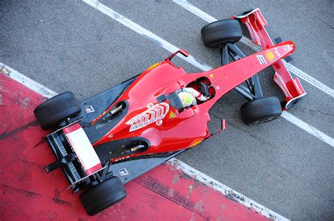 Felipe Massa debuts Ferrari 2009 F1 car – AUSmotive.com