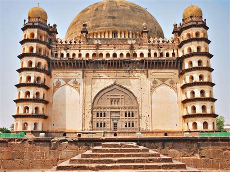 Gol Gumbaz, Karnataka, India - Heroes Of Adventure