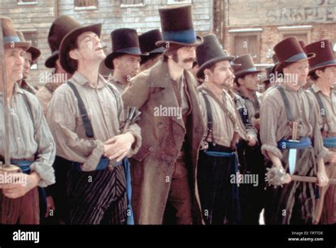 Daniel day lewis gangs of new york hi-res stock photography and images - Alamy