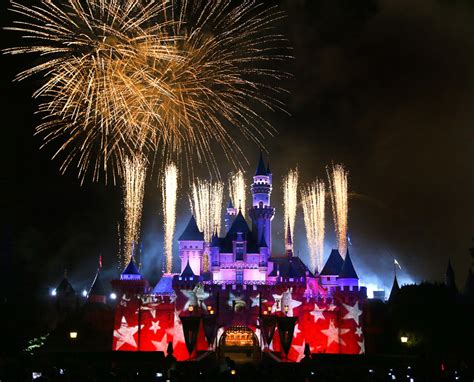 This Week in Disney Parks Photos: Celebrating a Fabulous Fourth of July ...