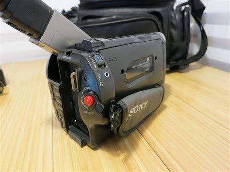 Sony CCD-TRV37 "XR" Hi8, Video8 8mm Camcorder Tape Player Watch, Convert, Record - Camcorders