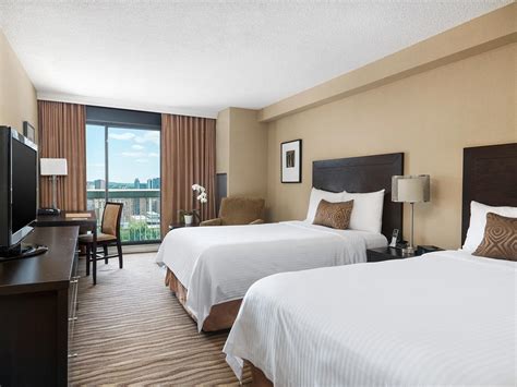 Deluxe Family Hotel Room with Balcony | Chelsea Hotel, Toronto