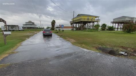 'They're not coming back' - Cameron residents flee hurricane, possibly ...