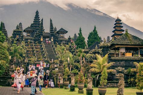 What to Wear to Temples in Bali (Dress Code + Tips) - Wear When What Why