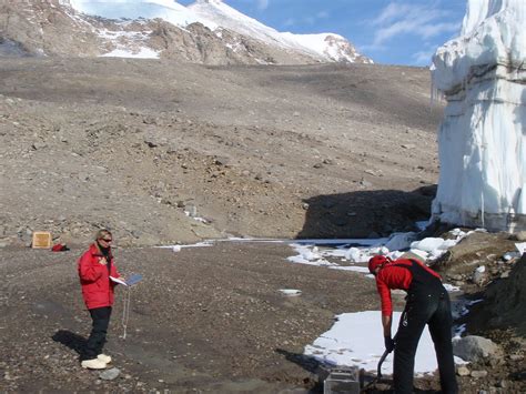 Antarctica Dry Valleys: Lake Bonney