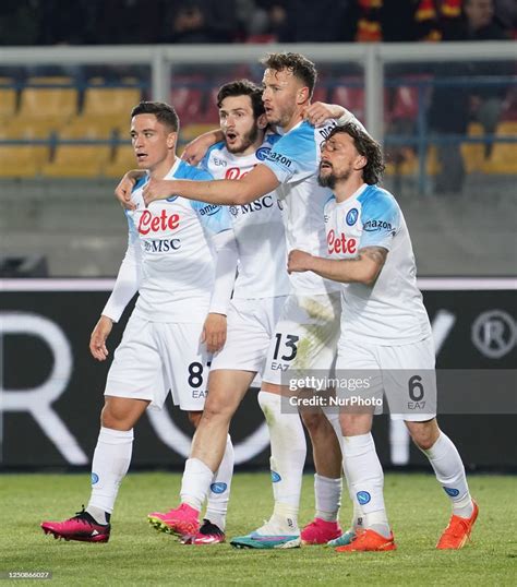 Players of Ssc Napoli celebrate the goal during the Serie A match ...