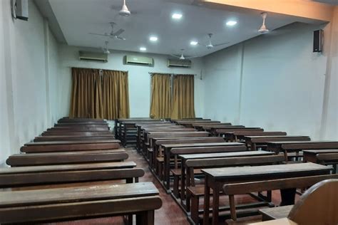 Kishinchand Chellaram College Mumbai Campus: Photos, Virtual Tour