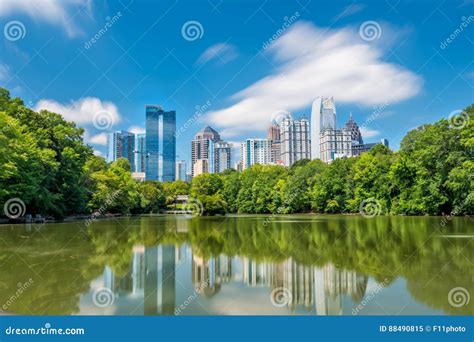 Midtown Atlanta Skyline from the Park Stock Image - Image of meer ...