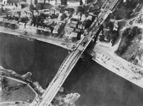 This British Major Brought An Umbrella To The Arnhem Bridge, You Will ...